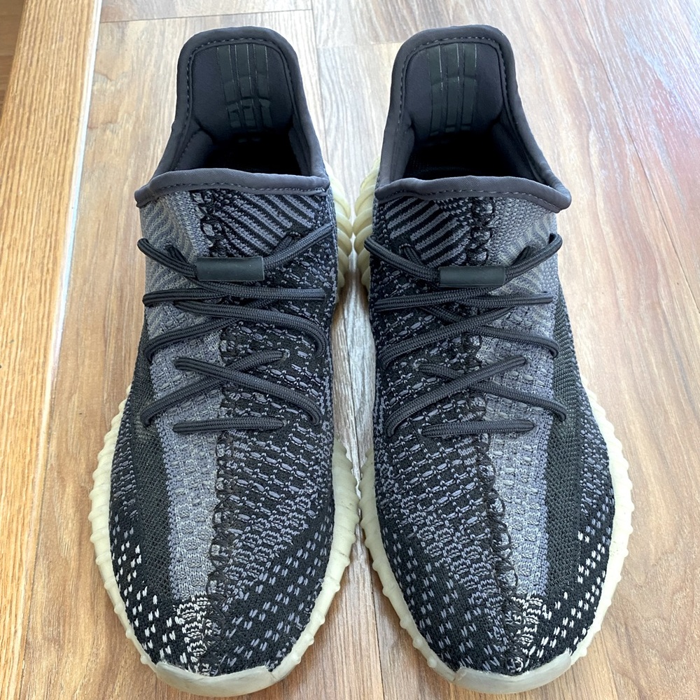 MENS Adidas YEEZY 350 SIZE 9